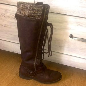 Women’s Tall Lace Up Boots (size 7)